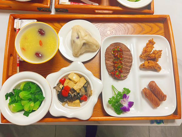 营养月子餐